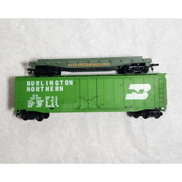 HO Scale 7" Burlington Northern Box Car & 5.7" Western Maryland Flat Car Lot - Picture 2 of 6